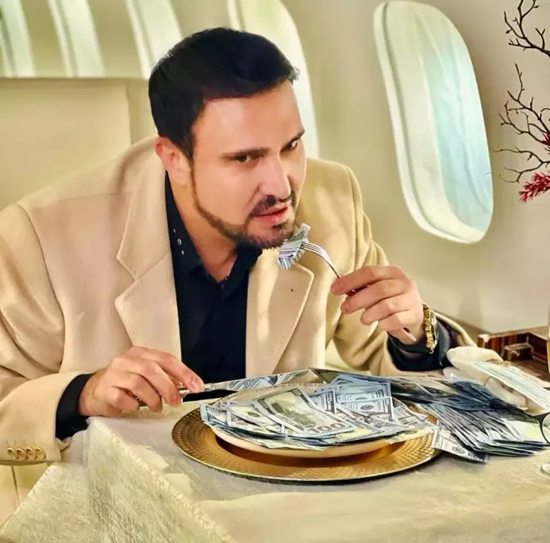 “Səhər verilişi aparır, 10 min alır”