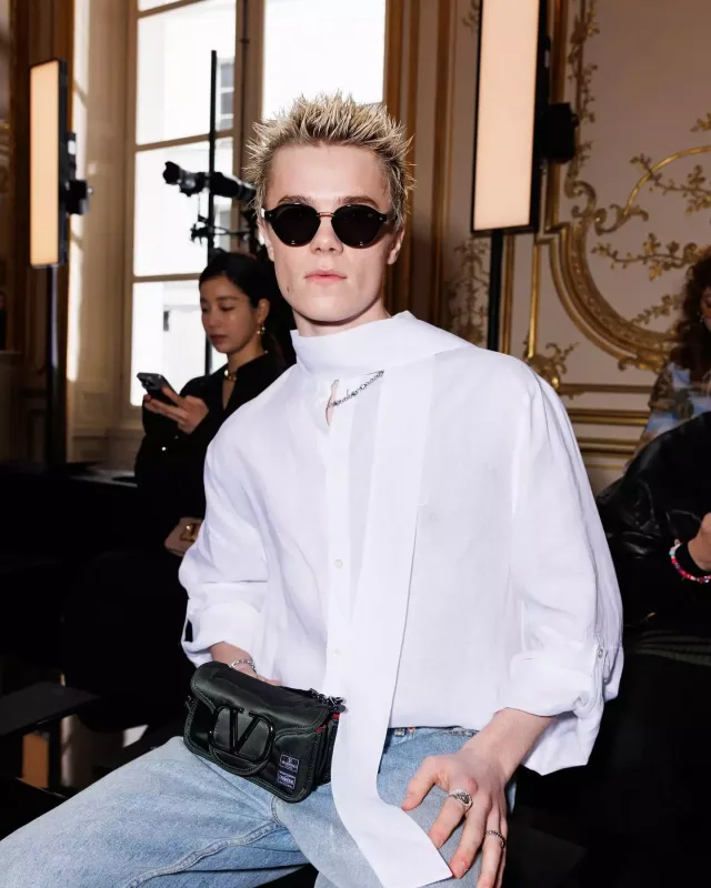 Serialdakı saçı özünün deyilmiş...