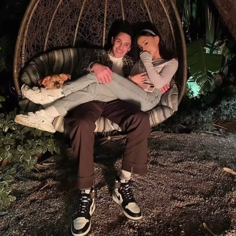 Ariana hansı şərtlərlə boşanır?