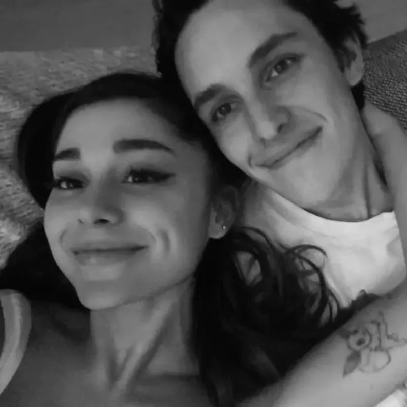 Ariana hansı şərtlərlə boşanır?