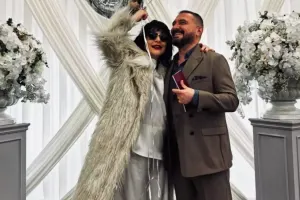 Hamilə ikən evləndi