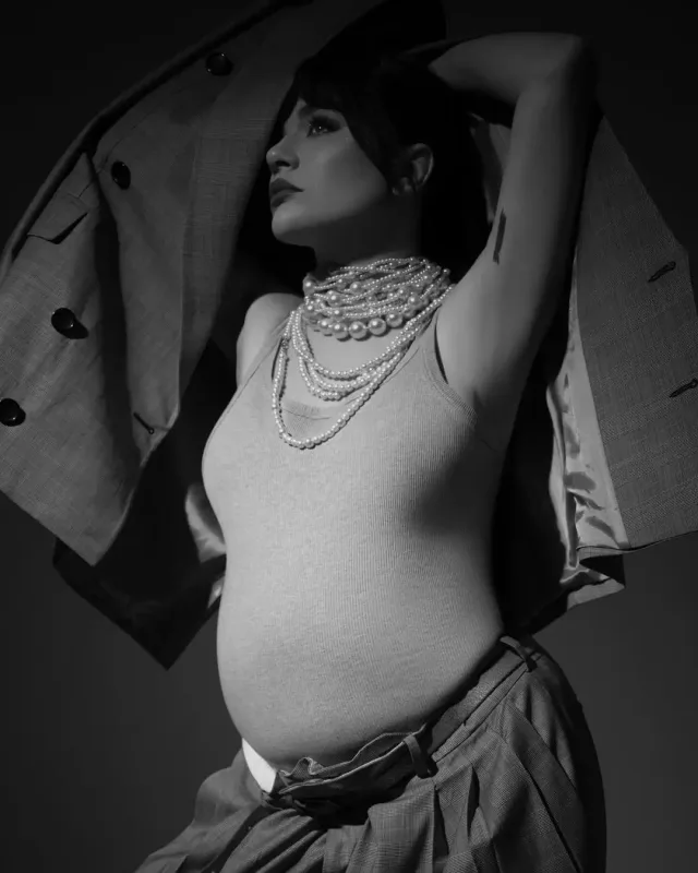 Hamilə ikən evləndi