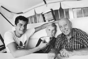 Nənəsi öldü, “anası” yazdılar