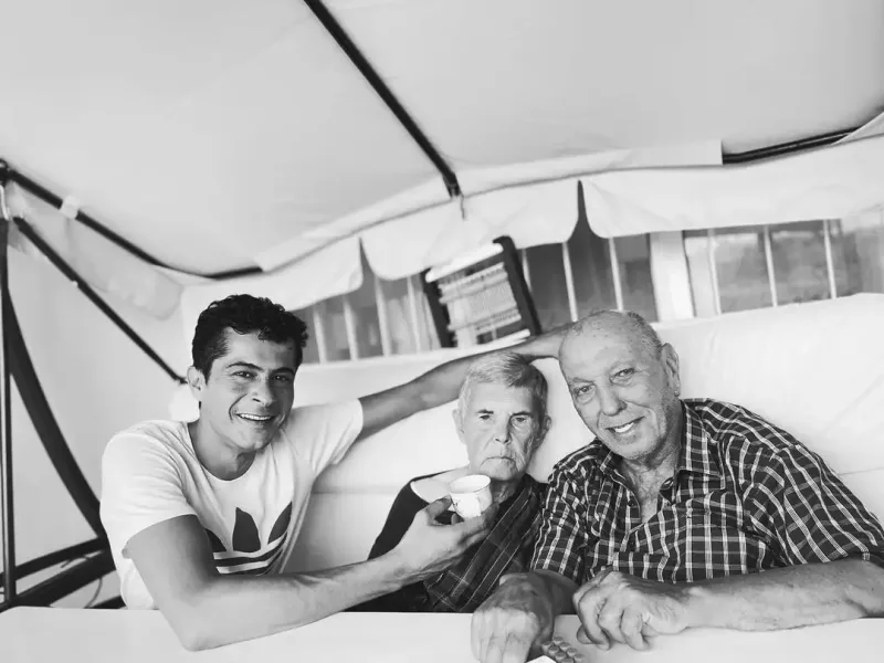 Nənəsi öldü, “anası” yazdılar