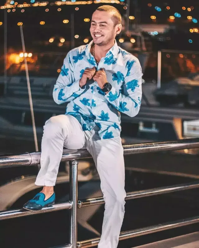 Emilin bu görünüşü təəccübləndirdi