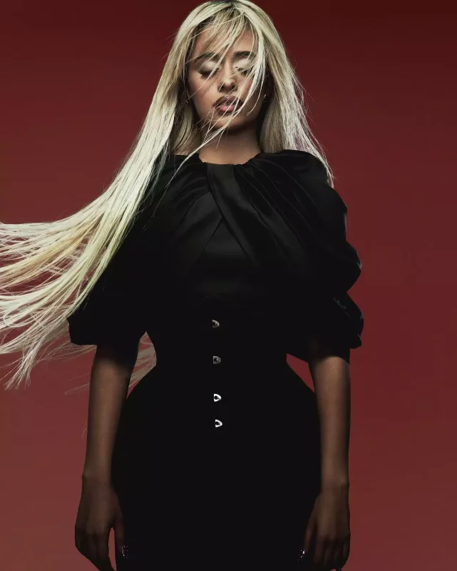 Kamilla yeni tərzdə