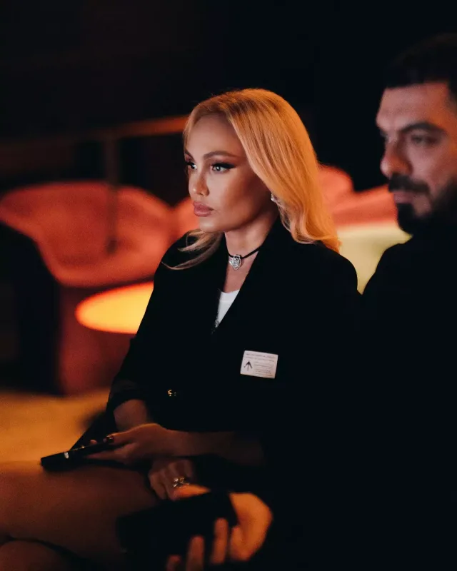 “Dünya insan beyninə yerləşdirilən çipi müzakirə edir, biz isə...”