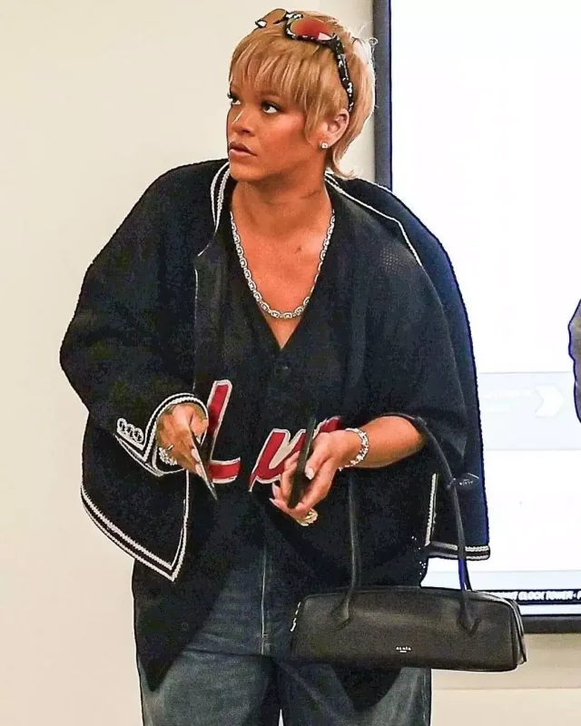 Rihanna sarışın oldu