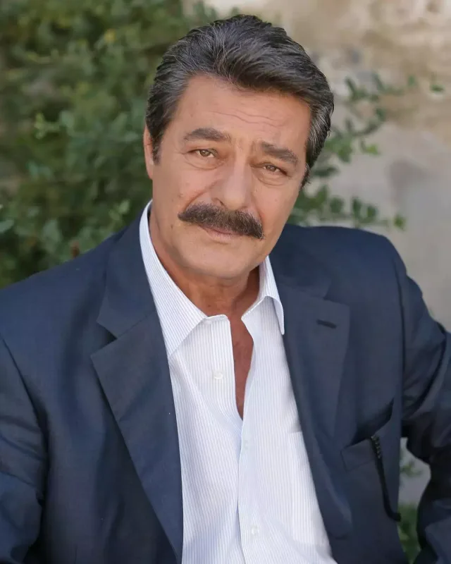 Kadir İnanır xəstəxanaya yerləşdirildi