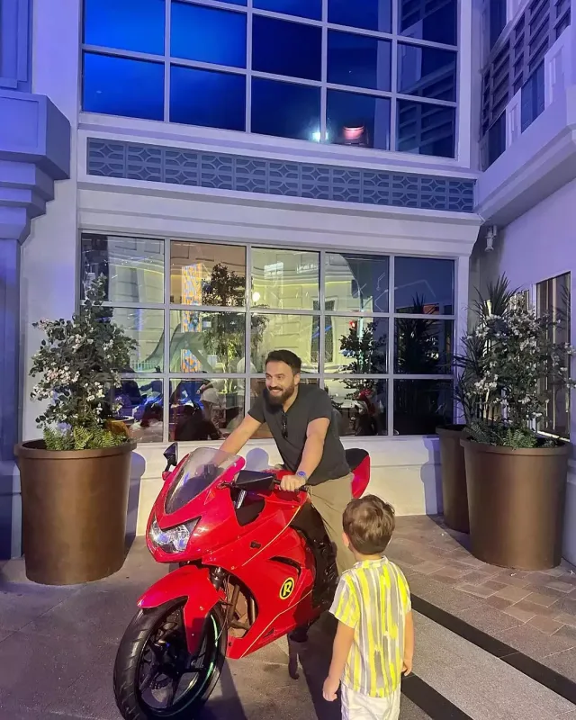 Zamiqin Abu-Dabi səyahəti