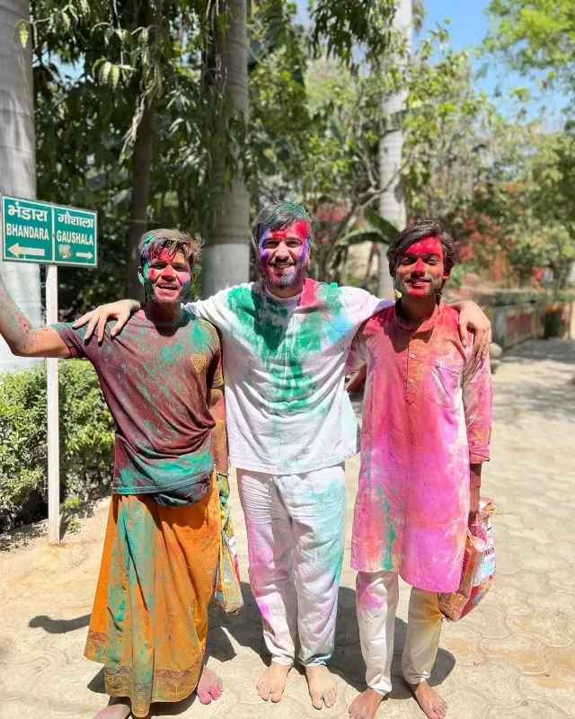 Çingiz Hindistanda Holi bayramında