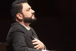 Xalq artisti konsertini təxirə saldı