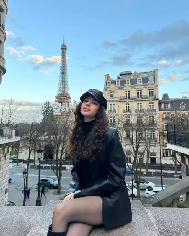 Yaş fərqləri müzakirələrə səbəb oldu