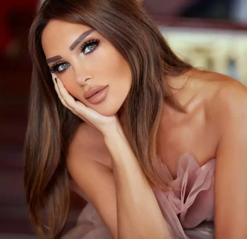 “Əri oğlundan kiçikdir”