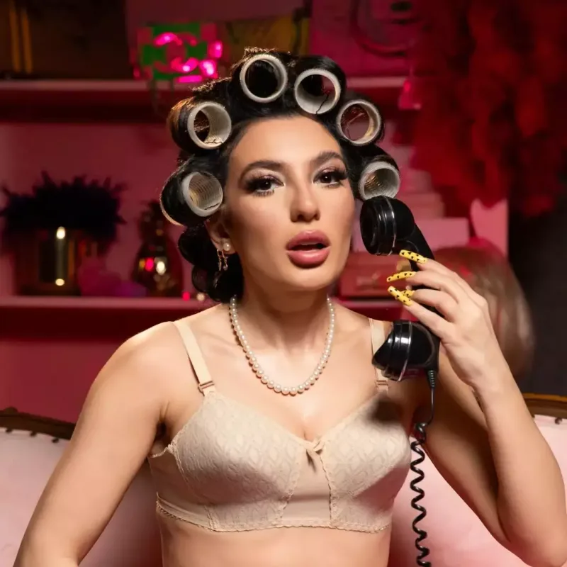 Dilarədən 70-ci illər tərzində fotolar