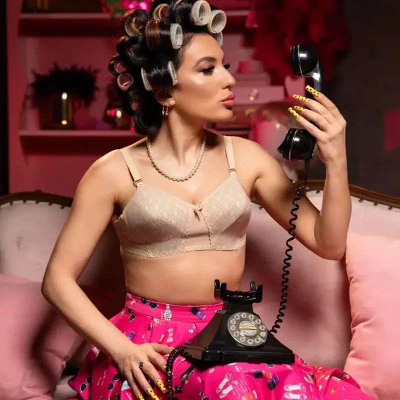 Dilarədən 70-ci illər tərzində fotolar