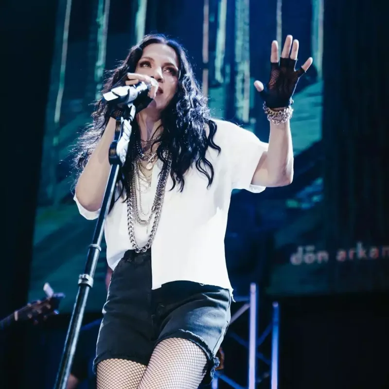 Mahnılarını icazəsiz yayımladılar