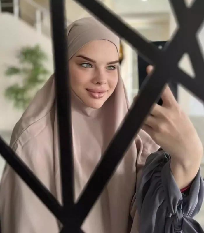 Hicablı fotolarına aydınlıq gətirdi