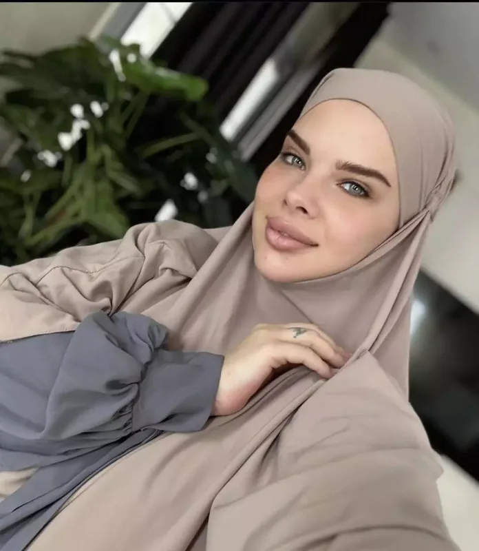 Hicablı fotolarına aydınlıq gətirdi