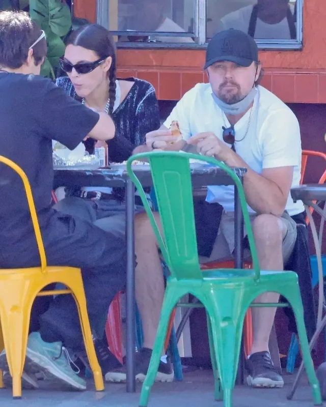 DiKaprio nişanlanıb?