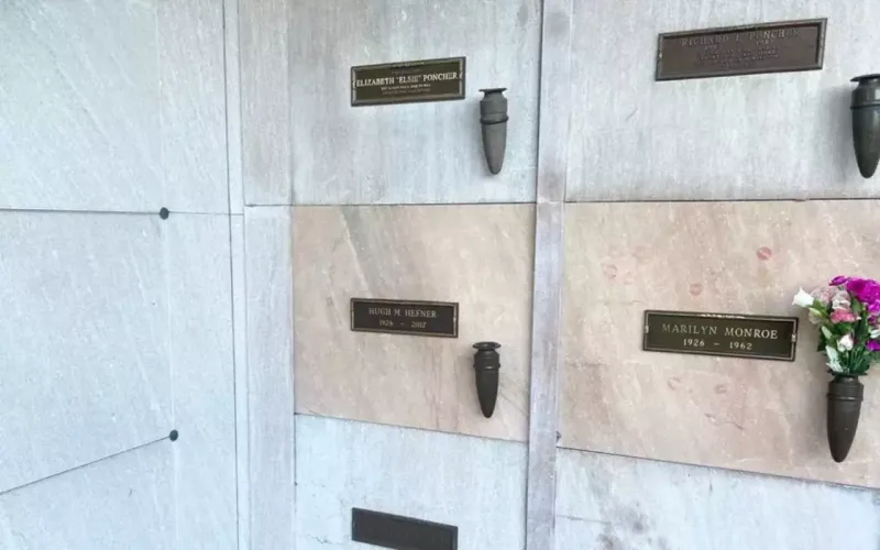 Yaxınlığında yerləşən məzar 680 minə satılır