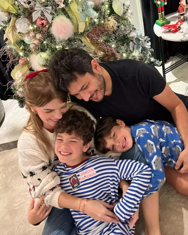 “Ərimə çılpaq şəkillər göndərirdilər”