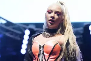 72 saata 4 klip çəkdirdi