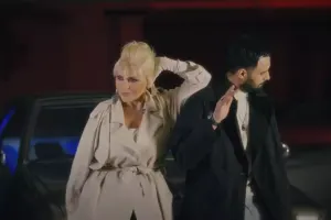 23 illik mahnısını yeni tərzində oxudu