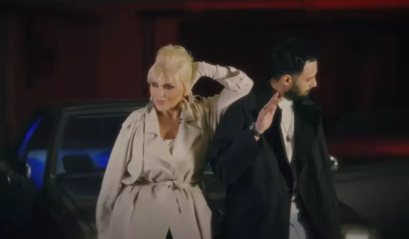 23 illik mahnısını yeni tərzində oxudu