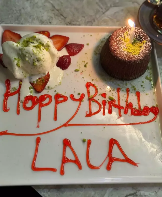 Doğum gününü Dubayda qeyd etdi!