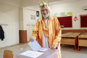 Türkiyədəki seçkilərdən maraqlı görüntülər