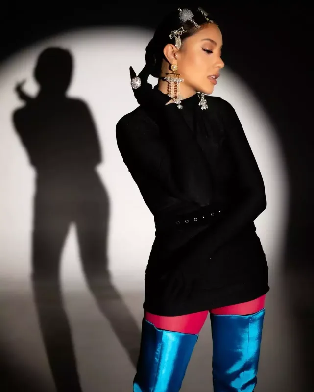 Ayan “Dəli gülüş”ünü təqdim etdi