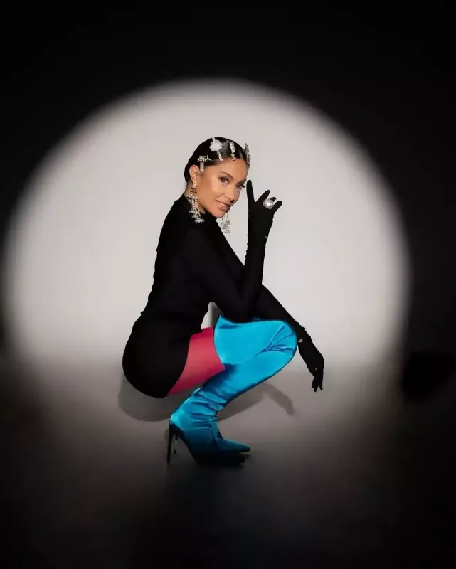 Ayan “Dəli gülüş”ünü təqdim etdi