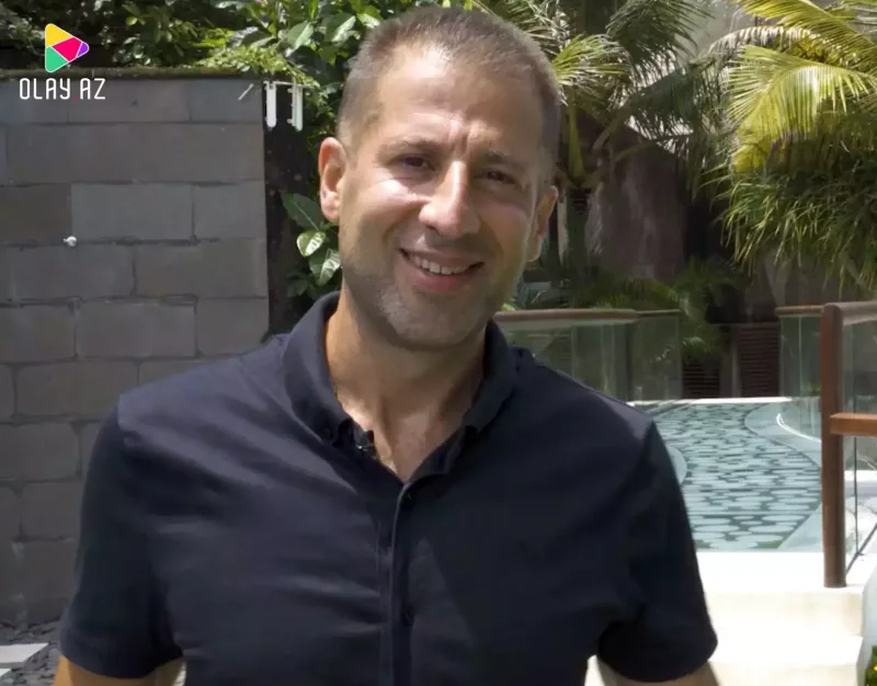 Rus dilində təhsil aldığına görə məhkəmə təxirə salındı