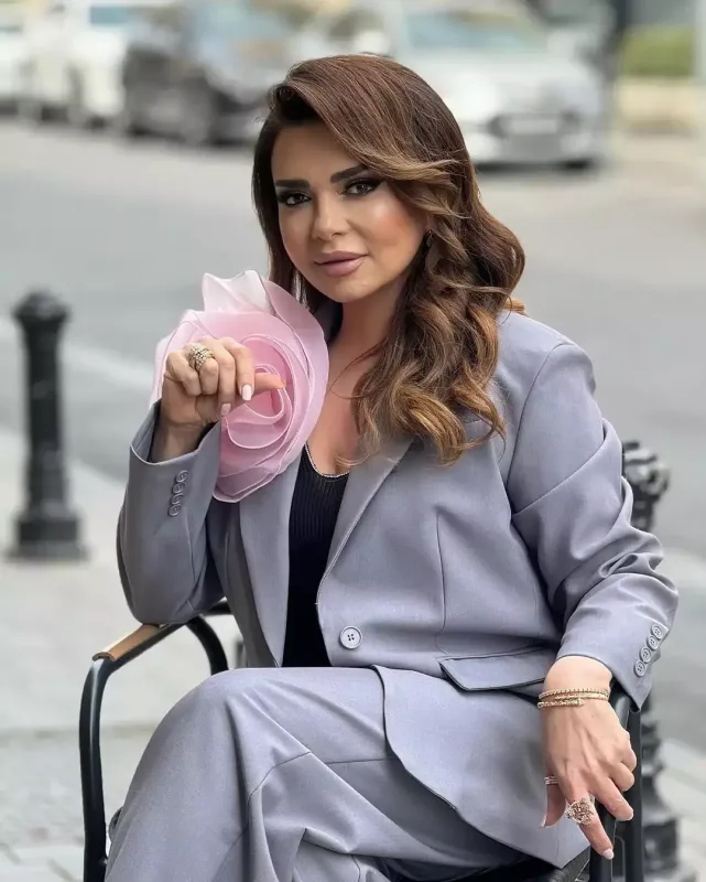 Xalq artistindən fərqli fotolar
