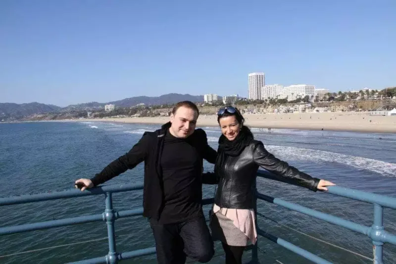 Arvadını qətlə yetirən keçmiş art direktor vəfat etdi