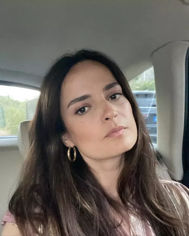 Selinin həyat yoldaşını paylaşıb “ərim” yazdı