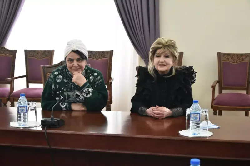 Mədəniyyət naziri vətəndaşları qəbul etdi