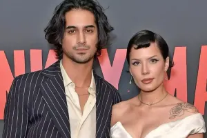 Helsi sevgilisiylə qalada