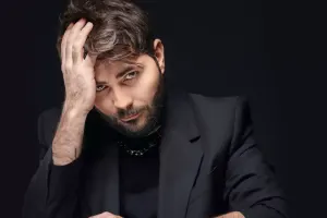 “2009-dan bu yana kini niyə saxlamısan?”