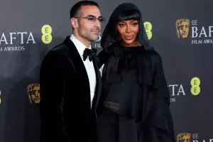 Naominin milyoner sevgilisinin sevgilisi var