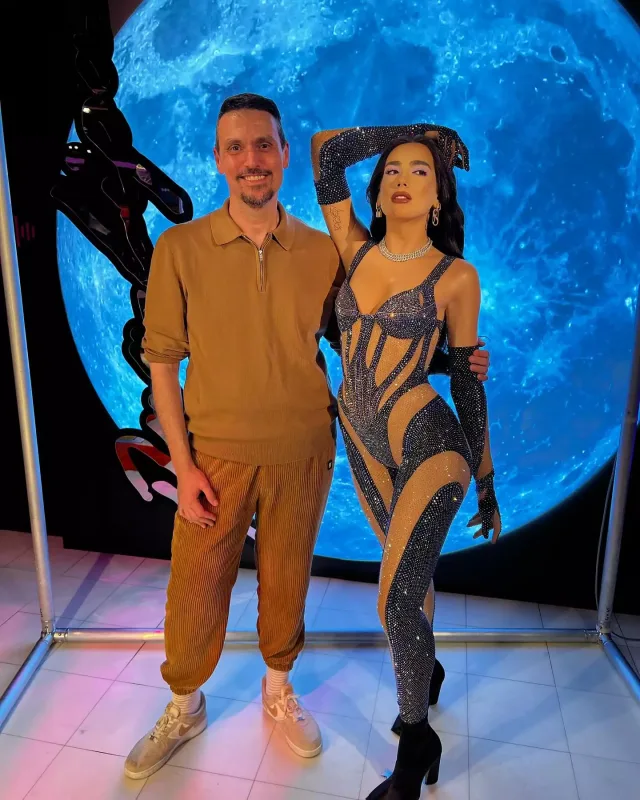 Türkiyədə Dua Lipanın heykəli qoyuldu