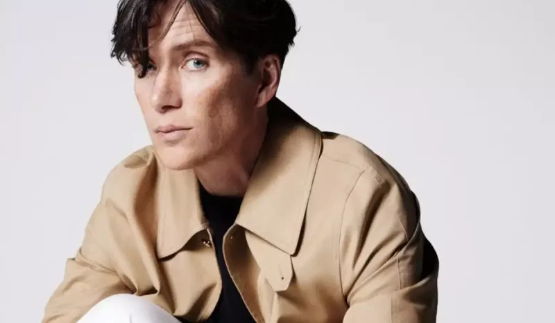 “Oppenheimer”in ulduzu “Versace”nin siması oldu