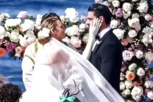 Mikelle və Bleyk tərəf müqabili oldular