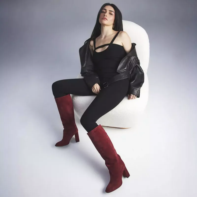 Aktrisa olmasaydı, vəkil olacaqdı