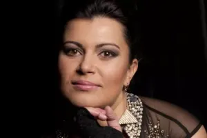 Əməkdar artist vəzifəsindən azad edildi