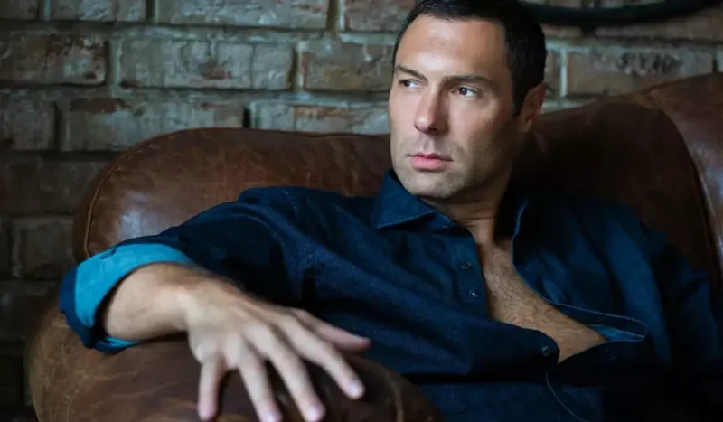 Əməkdar artist intihar etdi