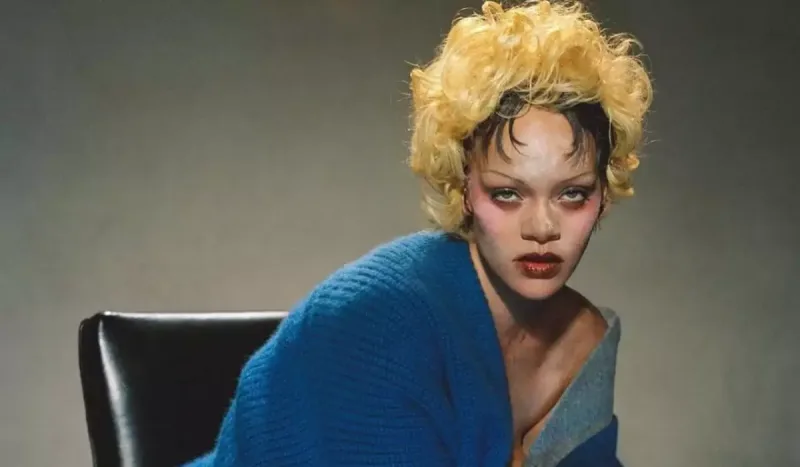 Rihannadan dərgi üçün qeyri-adi fotolar