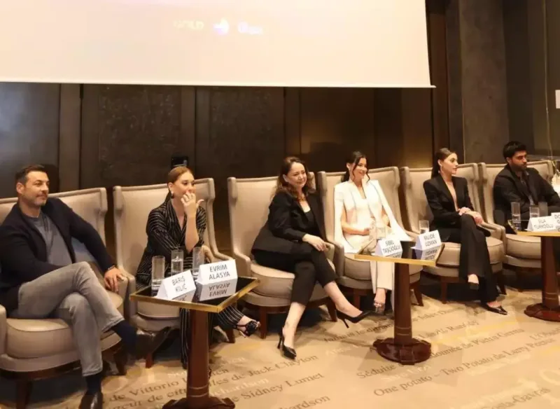 “Kızılcık şerbeti” aktyorları Kann küçələrində