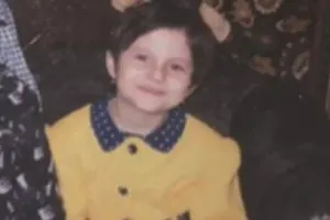 Uşaqlıq fotosunu paylaşdı